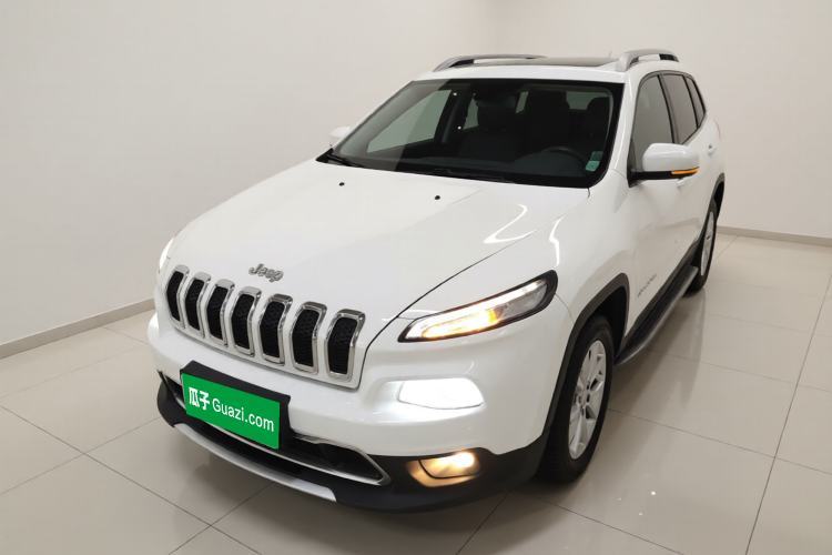 Used Jeep Cherokee 2017 2.4L Leading Smart Edition Guazi used car, China used car export, Used car for sale, Used cars, Cheapest cars for sale