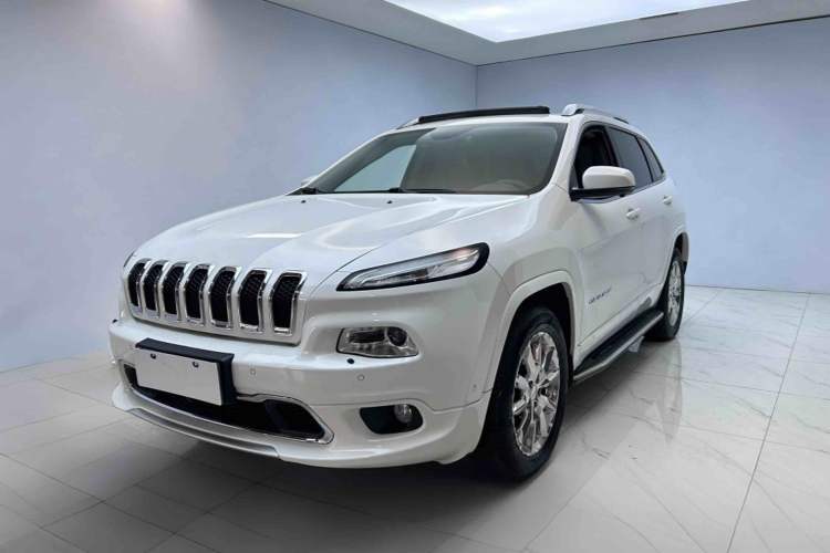 Used Jeep Cherokee 2017 2.4L Superior Edition Guazi used car, China used car export, Used car for sale, Used cars, Cheapest cars for sale