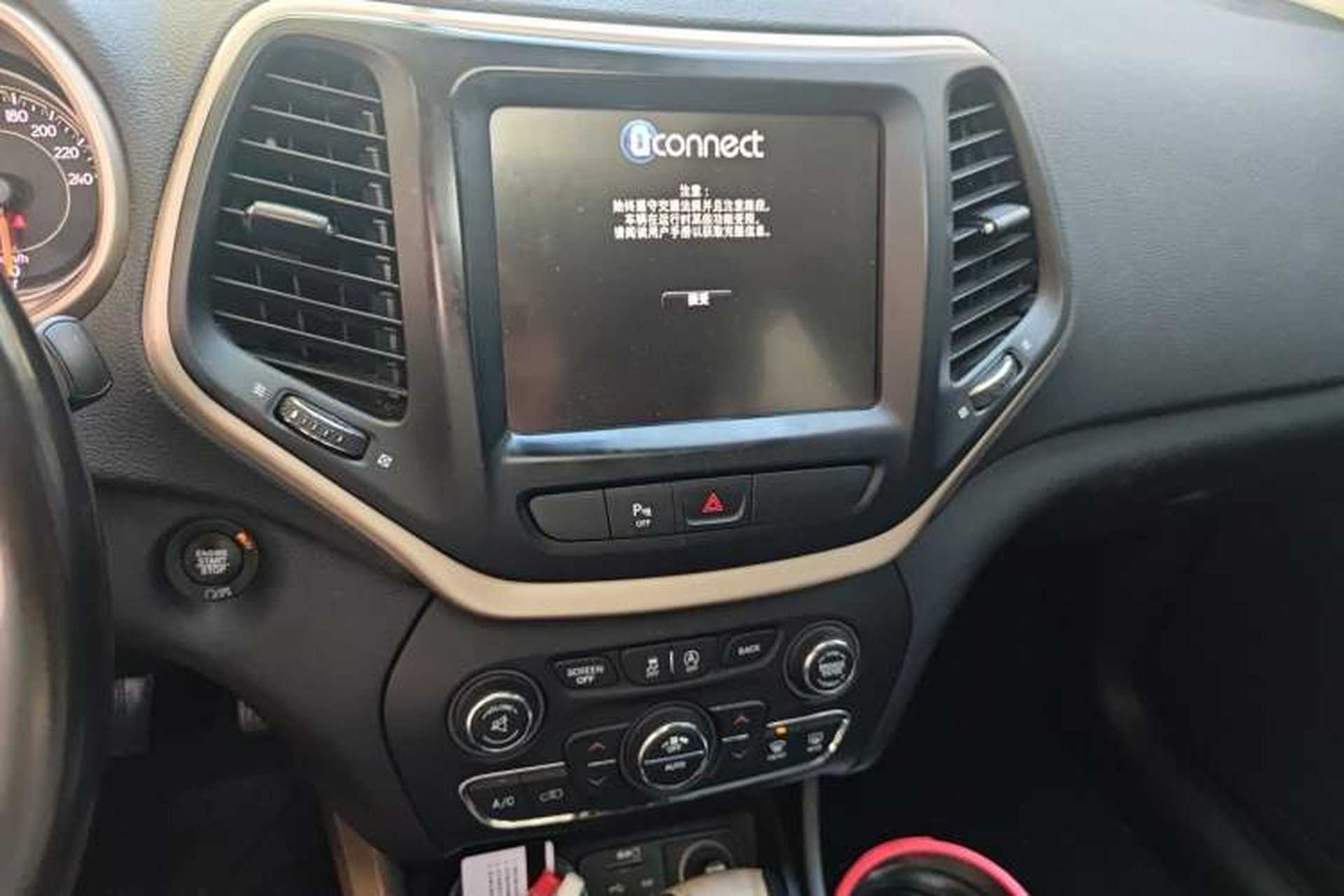 Used Jeep Cherokee 2017 2.0L Superior Edition Audio And AC Panel