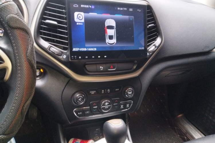 Used Jeep Cherokee 2017 2.4L Leading Edition Audio And AC Panel