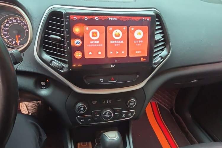 Used Jeep Cherokee 2017 2.0L Superior Edition Audio And AC Panel