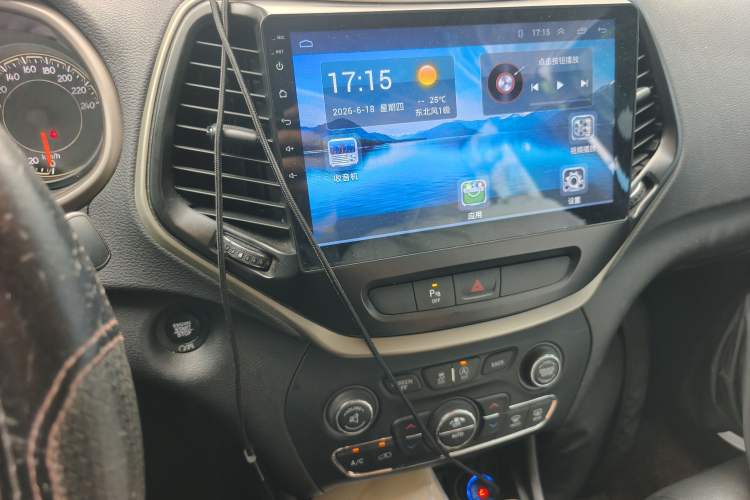 Used Jeep Cherokee 2017 2.4L Leading Edition Audio And AC Panel