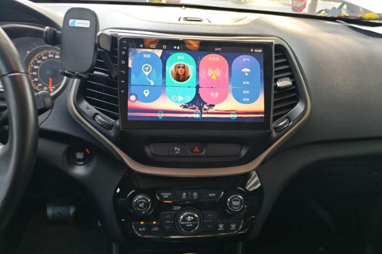 Used Jeep Cherokee 2017 2.0L Superior Edition Audio And AC Panel