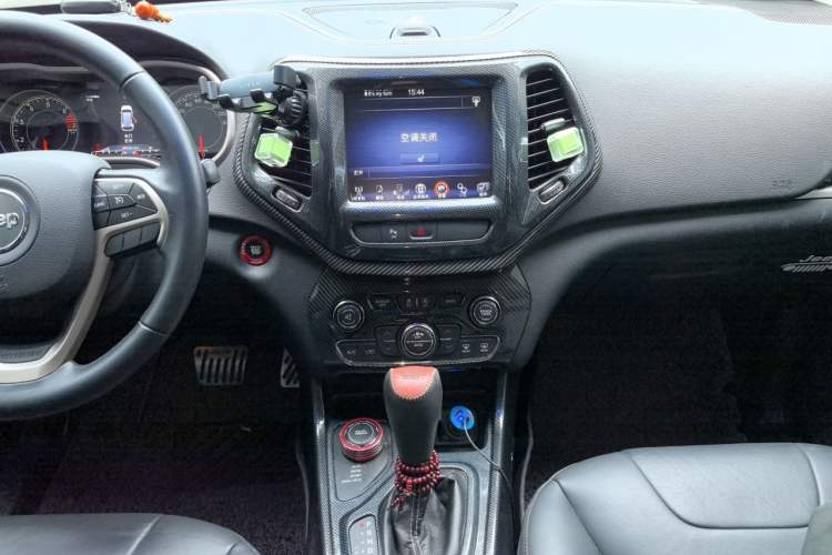 Used Jeep Cherokee 2017 2.4L Professional Smart Edition Audio And AC Panel