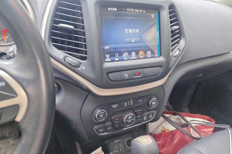 Used Jeep Cherokee 2017 2.0L Superior Edition Audio And AC Panel