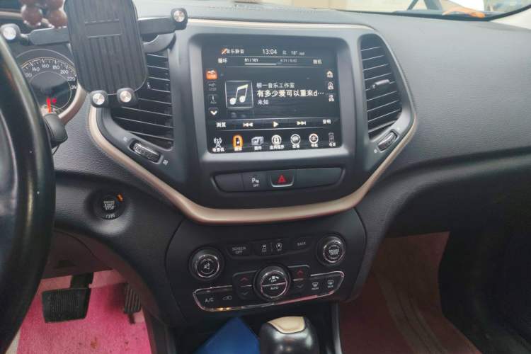 Used Jeep Cherokee 2017 2.0L Superior Edition Audio And AC Panel