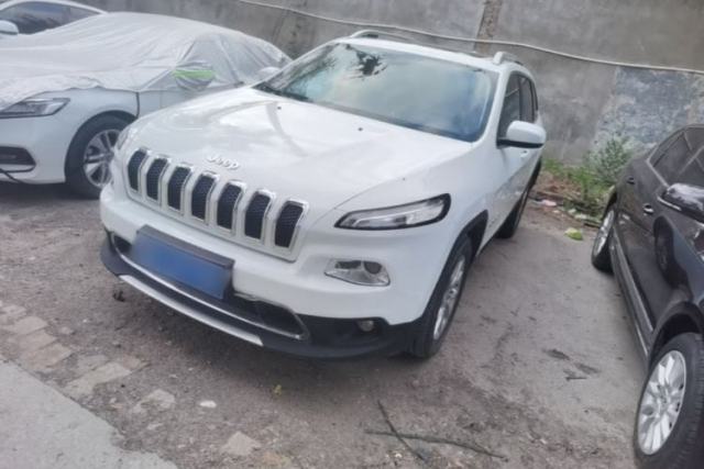 Used Jeep Cherokee 2017 2.0L Superior Edition