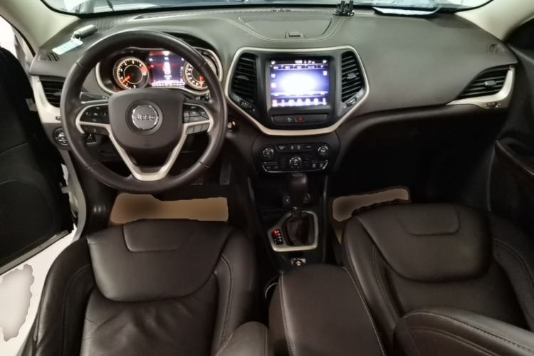 Used Jeep Cherokee 2017 2.0L Superior Edition Center Console