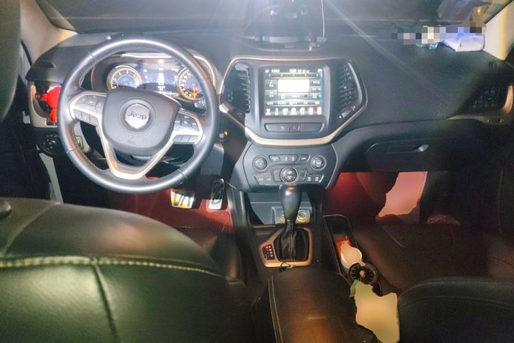 Used Jeep Cherokee 2017 2.0L Superior Edition Center Console