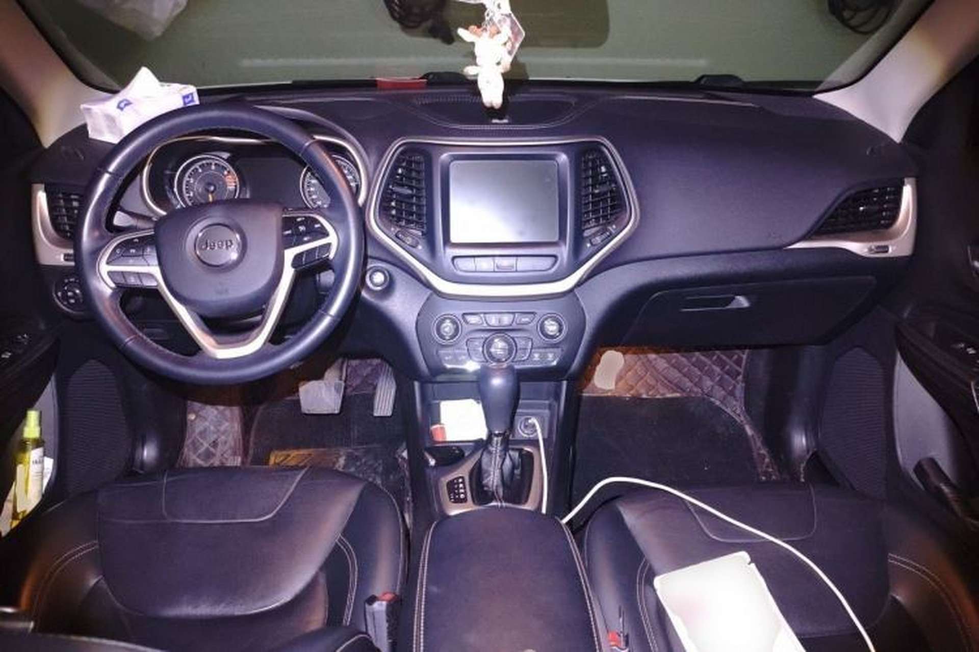 Used Jeep Cherokee 2017 2.0L Superior Edition Center Console