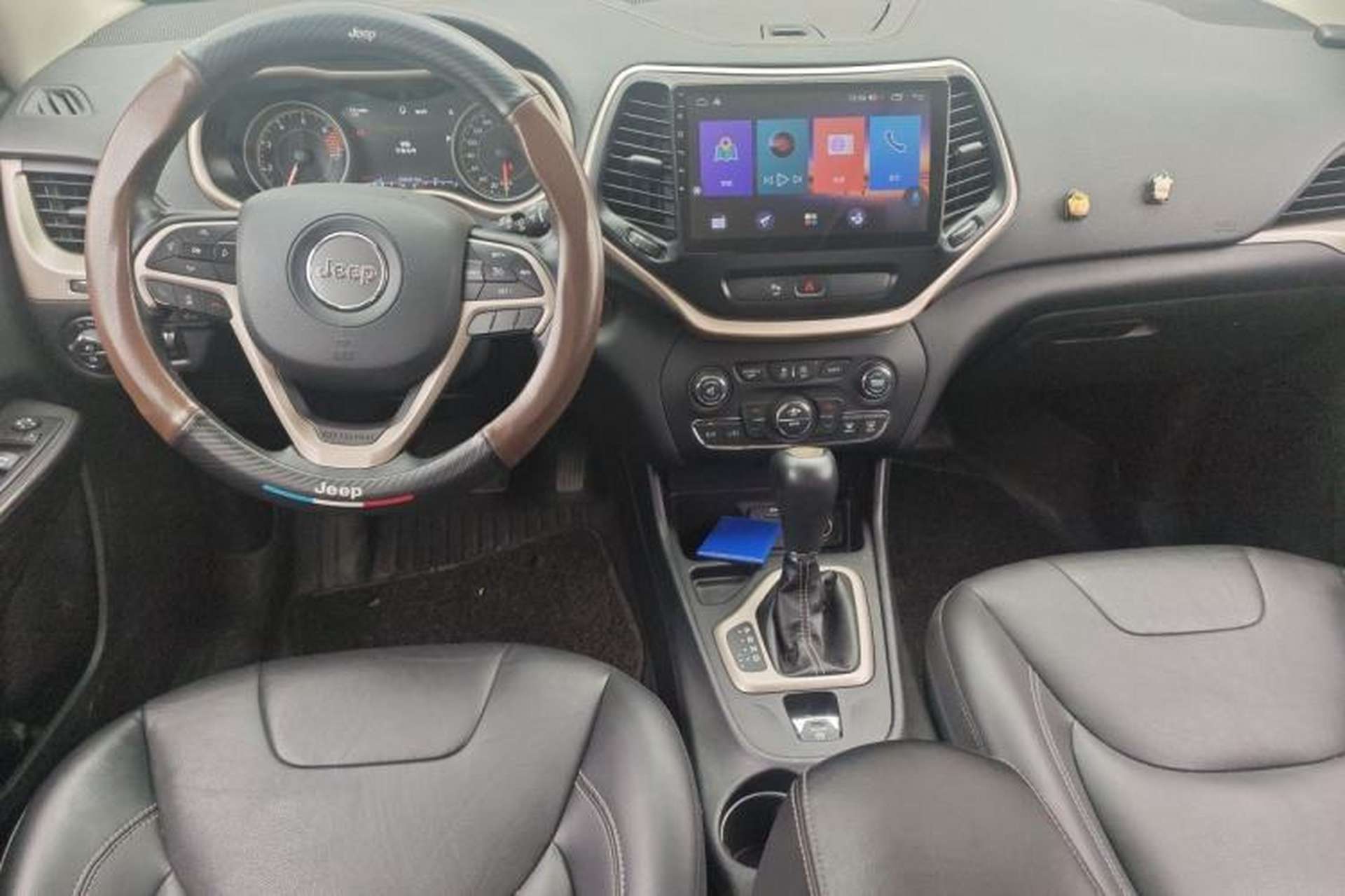 Used Jeep Cherokee 2017 2.0L Superior Edition Center Console