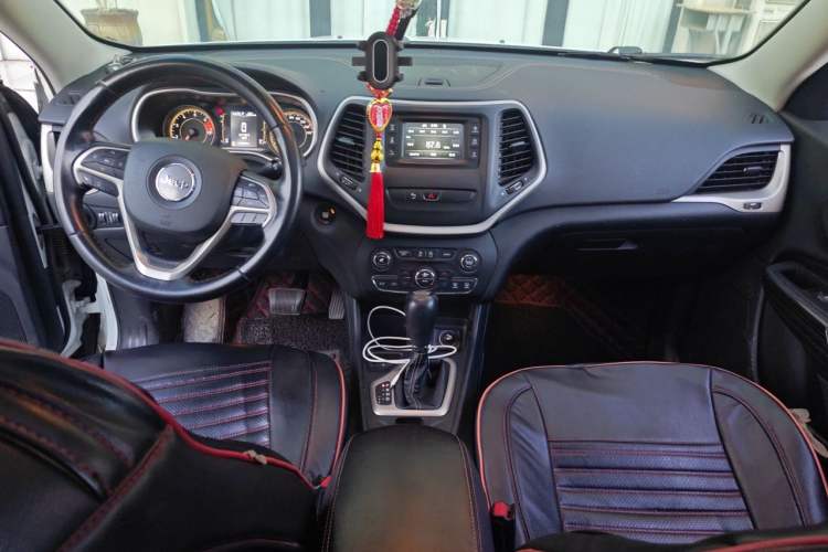 Used Jeep Cherokee 2017 2.4L Leading Edition Center Console