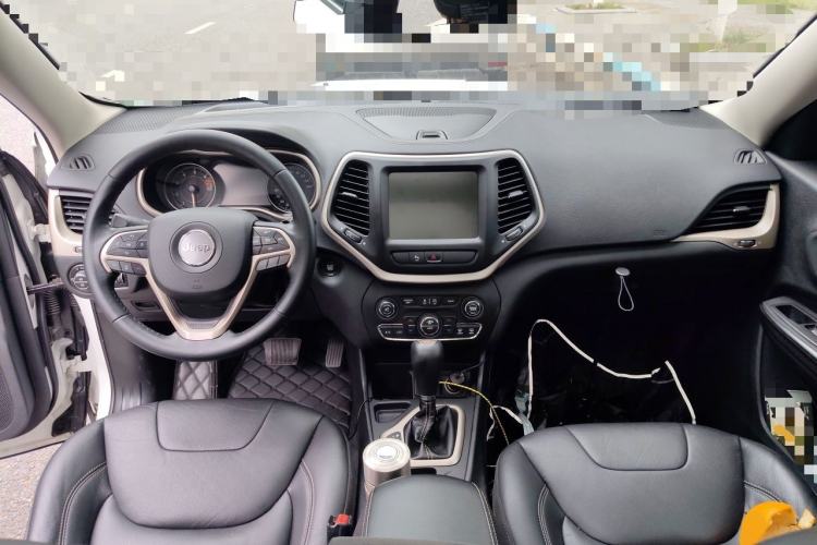 Used Jeep Cherokee 2017 2.0L Superior Edition Center Console