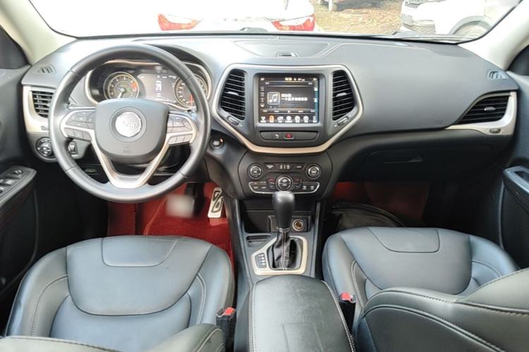 Used Jeep Cherokee 2017 2.0L Superior Edition Center Console
