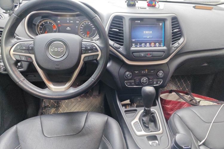 Used Jeep Cherokee 2017 2.0L Superior Edition Center Console