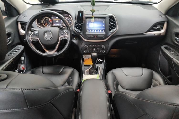 Used Jeep Cherokee 2017 2.0L Superior Edition Center Console