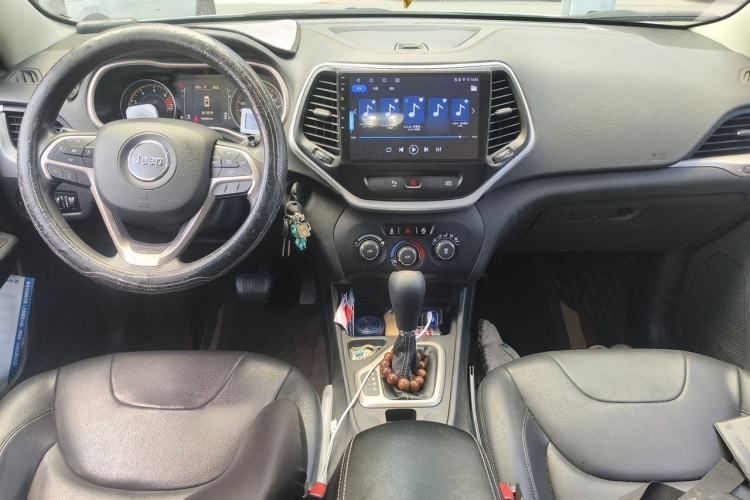 Used Jeep Cherokee 2017 2.0L Leading Edition Center Console