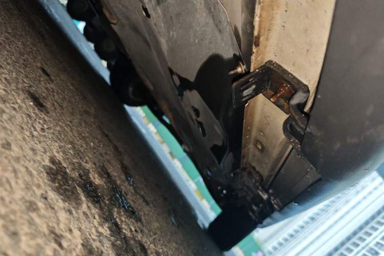 Used Jeep Cherokee 2017 2.4L Leading Smart Edition Chassis Front Left