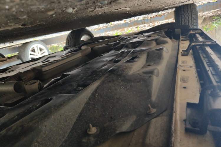 Used Jeep Cherokee 2017 2.0L Superior Edition Chassis Front Right