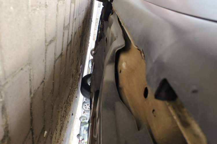 Used Jeep Cherokee 2017 2.0L Superior Edition Chassis Rear Left