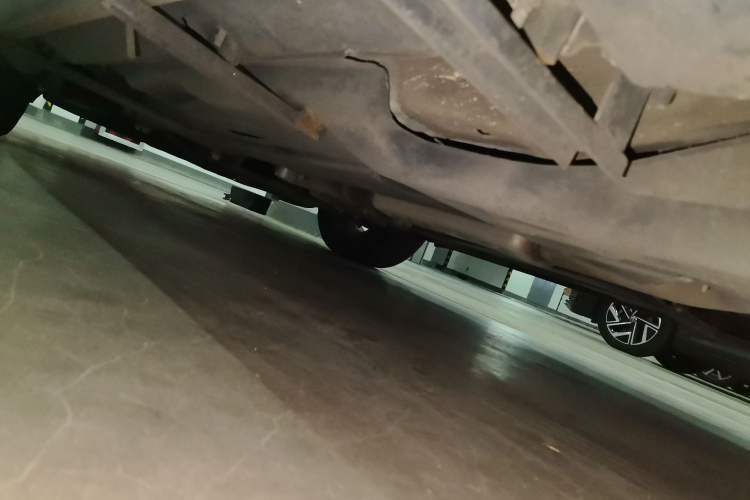 Used Jeep Cherokee 2017 2.0L Superior Edition Chassis Rear Left