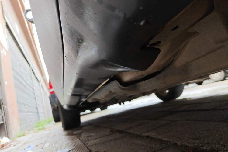 Used Jeep Cherokee 2017 2.0L Superior Edition Chassis Rear Left