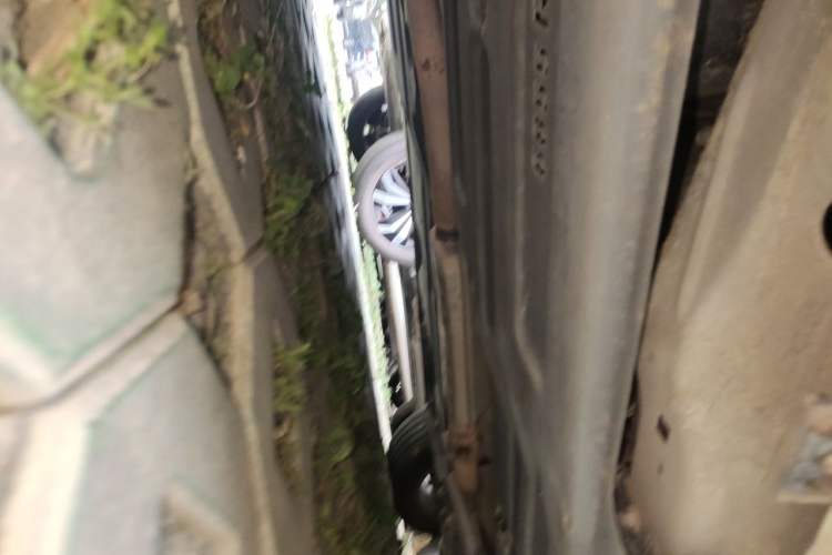 Used Jeep Cherokee 2017 2.0L Superior Edition Chassis Rear Right