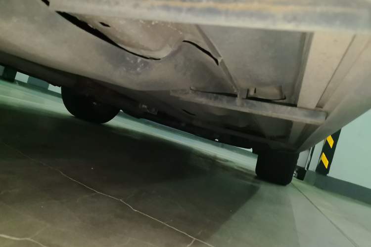 Used Jeep Cherokee 2017 2.0L Superior Edition Chassis Rear Right