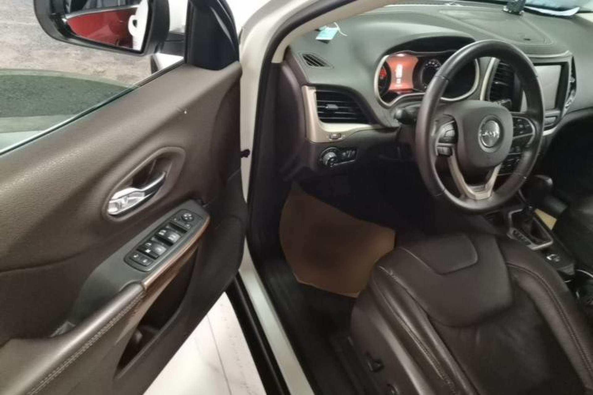 Used Jeep Cherokee 2017 2.0L Superior Edition Driver Seat