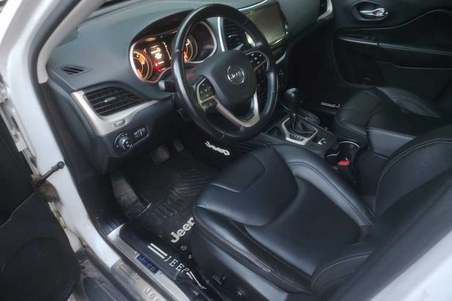 Used Jeep Cherokee 2017 2.4L Leading Edition Driver Seat
