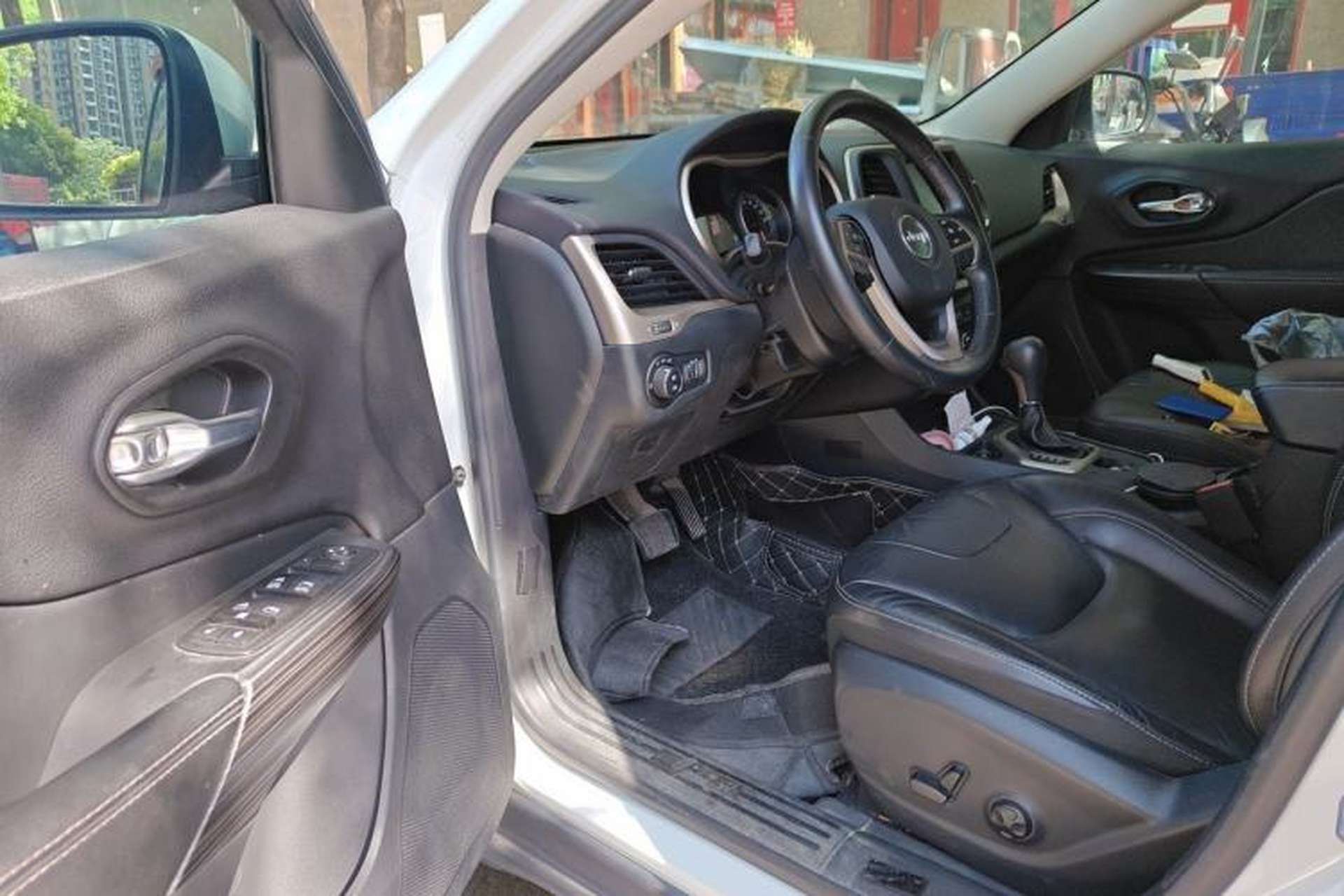 Used Jeep Cherokee 2017 2.0L Superior Edition Driver Seat