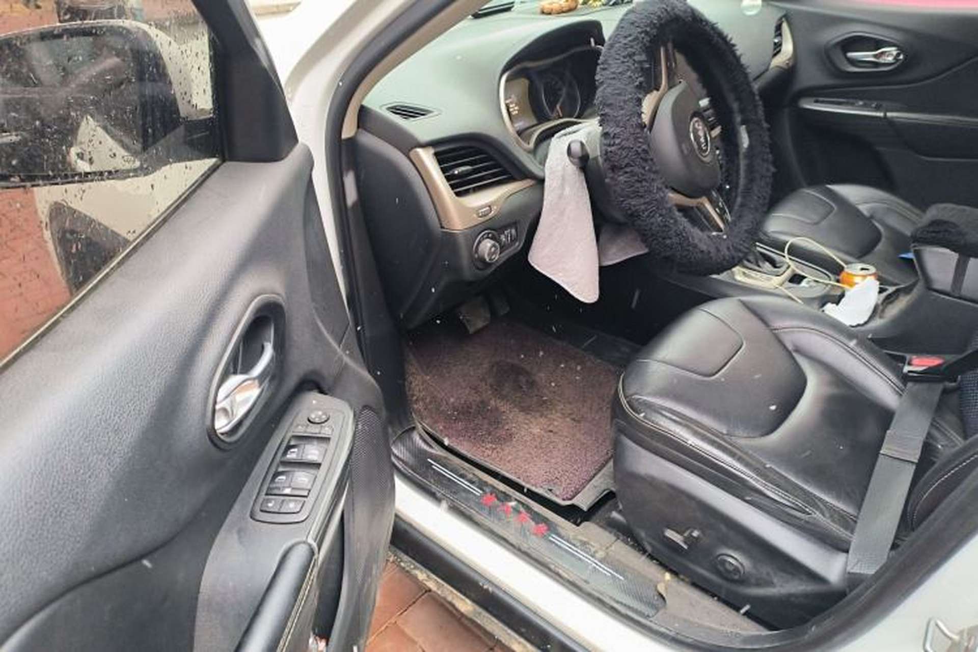 Used Jeep Cherokee 2017 2.0L Superior Edition Driver Seat