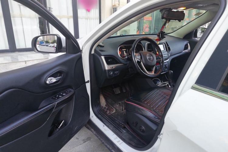Used Jeep Cherokee 2017 2.4L Leading Edition Driver Seat