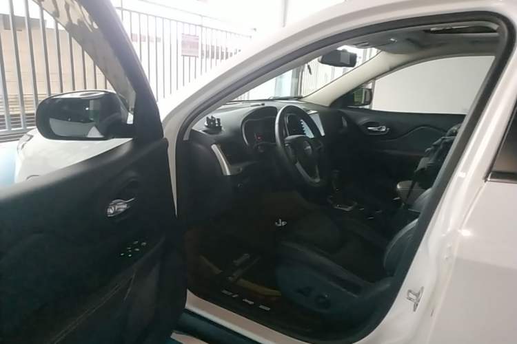 Used Jeep Cherokee 2017 2.4L Leading Edition Driver Seat