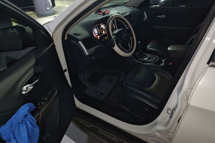 Used Jeep Cherokee 2017 2.4L Leading Edition Driver Seat