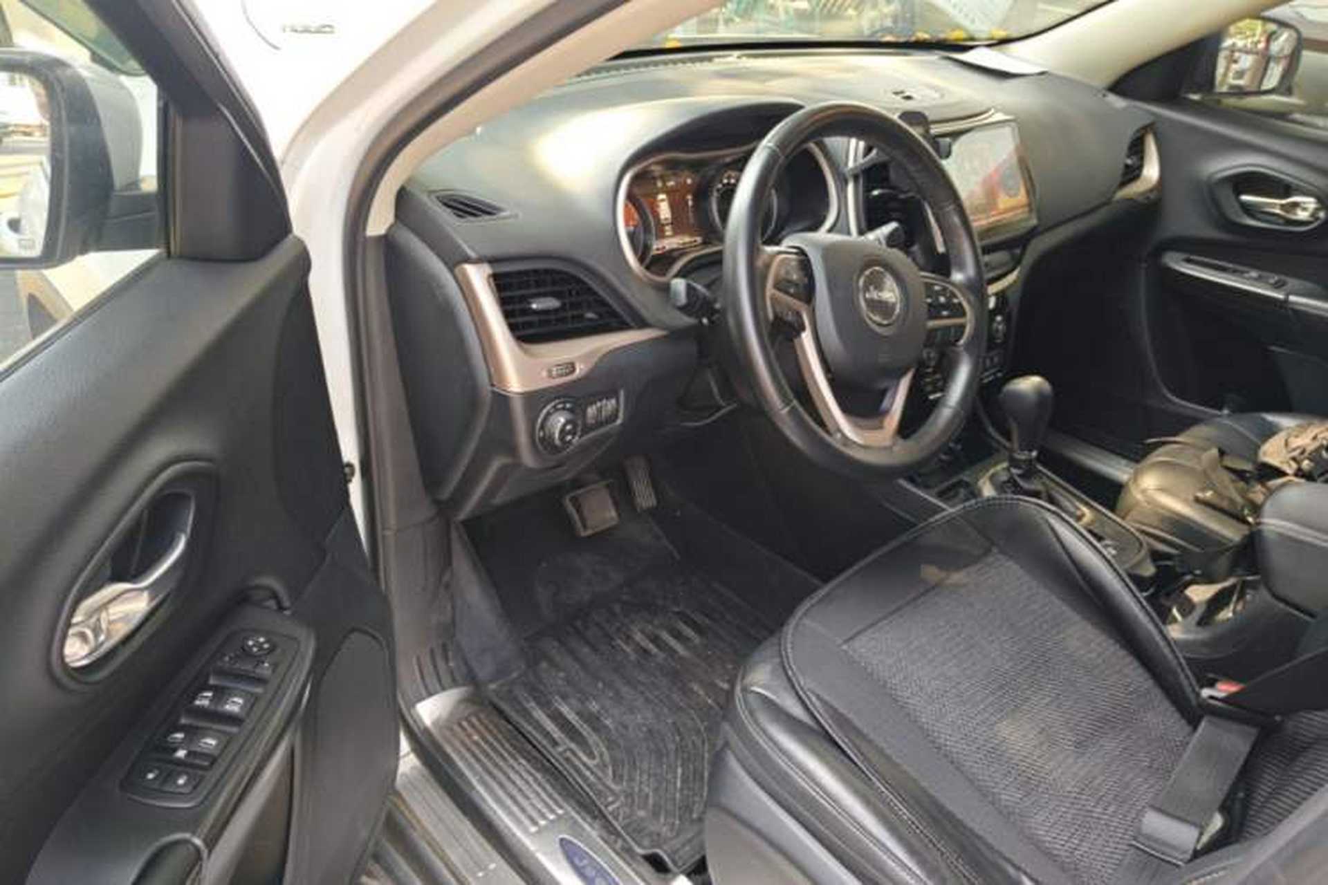 Used Jeep Cherokee 2017 2.0L Superior Edition Driver Seat