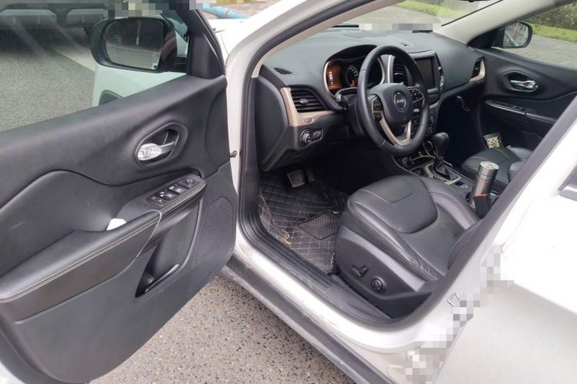Used Jeep Cherokee 2017 2.0L Superior Edition Driver Seat