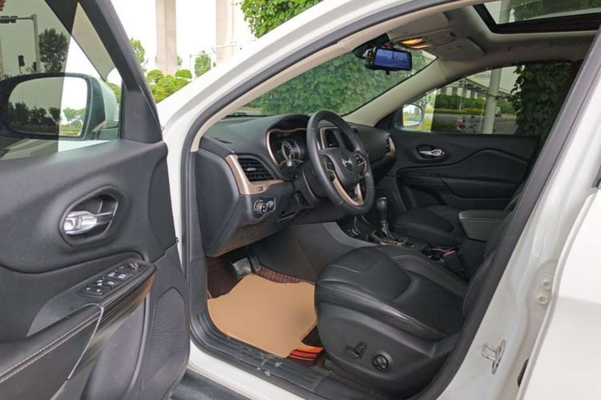 Used Jeep Cherokee 2017 2.0L Superior Edition Driver Seat