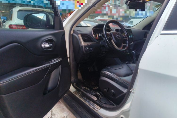 Used Jeep Cherokee 2017 2.4L Leading Edition Driver Seat