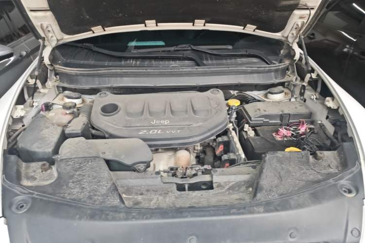 Used Jeep Cherokee 2017 2.0L Superior Edition Engine Bay