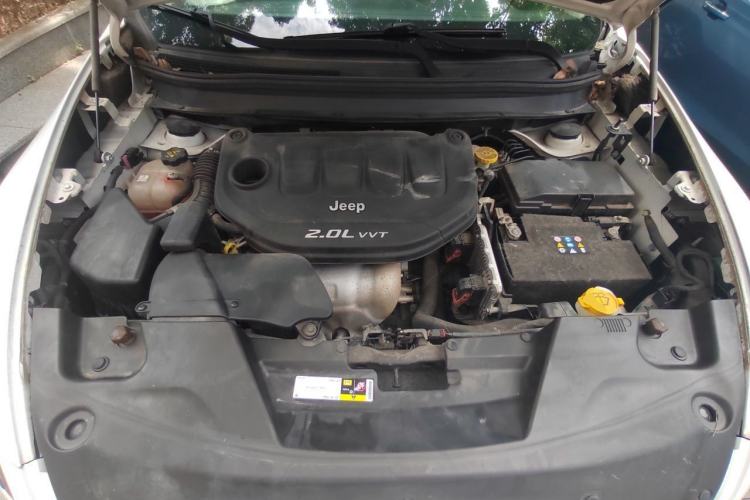 Used Jeep Cherokee 2017 2.0L Superior Edition Engine Bay
