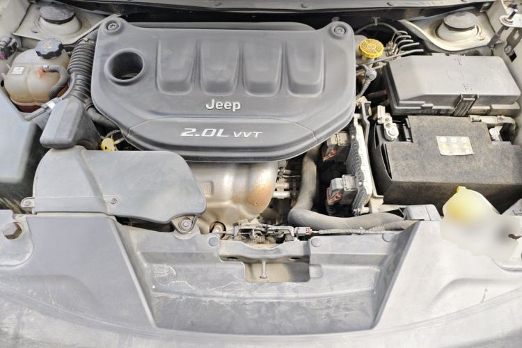 Used Jeep Cherokee 2017 2.0L Superior Edition Engine Bay