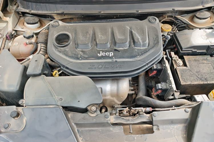 Used Jeep Cherokee 2017 2.0L Superior Edition Engine Bay