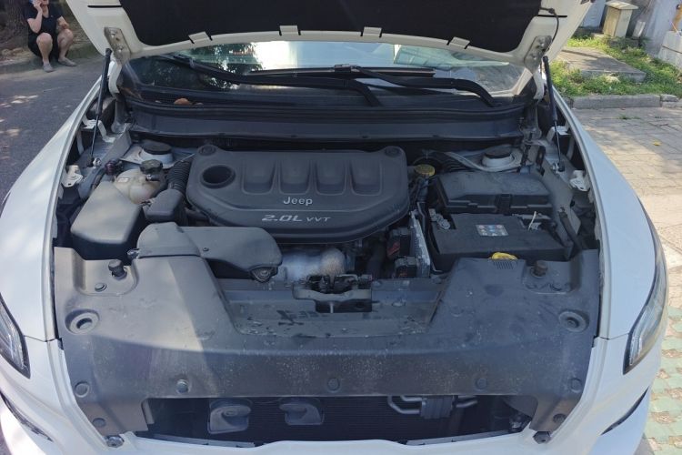 Used Jeep Cherokee 2017 2.0L Superior Edition Engine Bay
