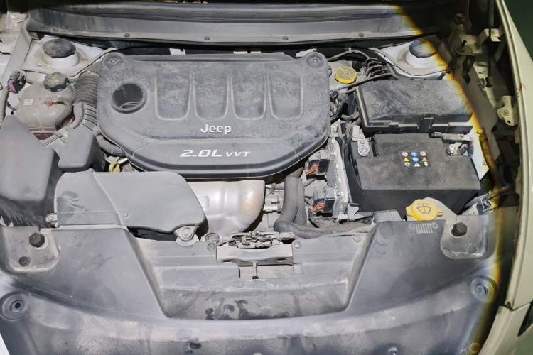 Used Jeep Cherokee 2017 2.0L Superior Edition Engine Bay