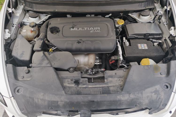Used Jeep Cherokee 2017 2.4L Professional Smart Edition Engine Bay