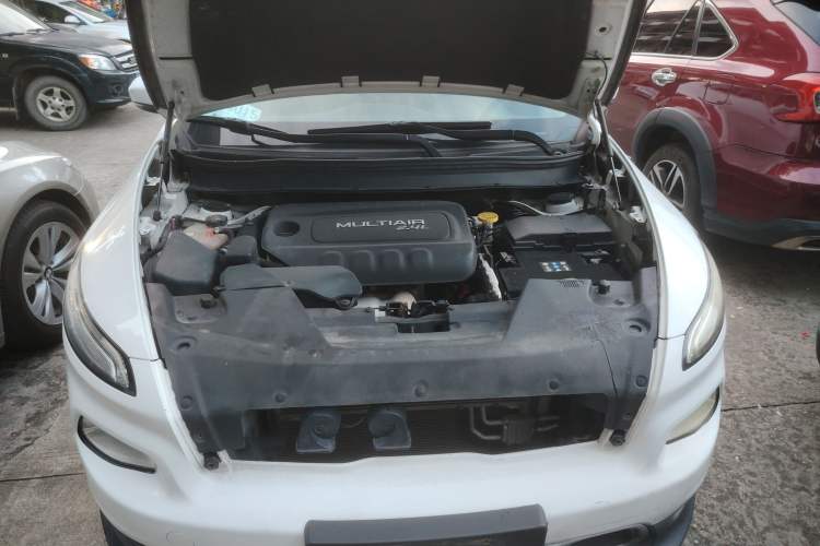 Used Jeep Cherokee 2017 2.4L Leading Edition Engine Bay