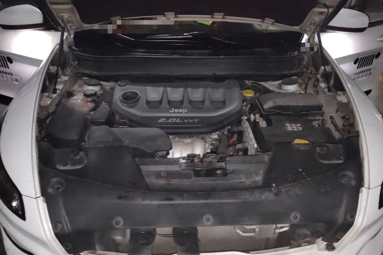 Used Jeep Cherokee 2017 2.0L Superior Edition Engine Bay