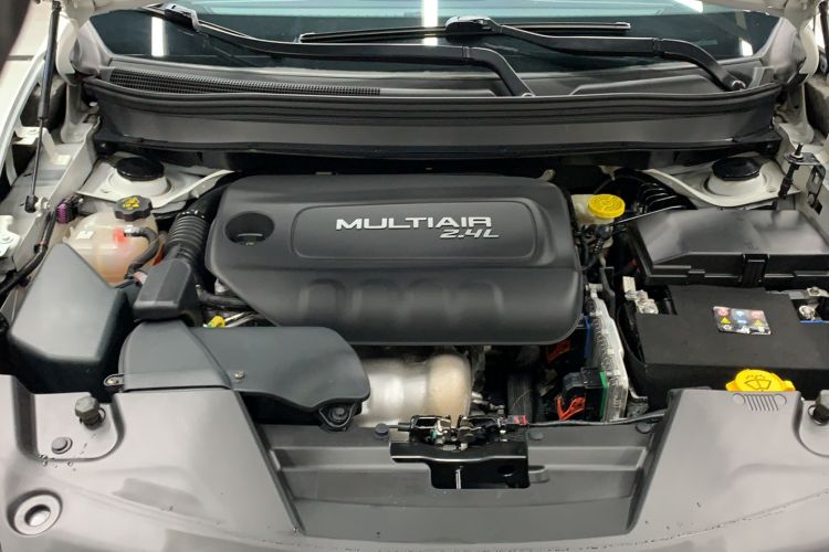Used Jeep Cherokee 2017 2.4L Leading Edition Engine Bay