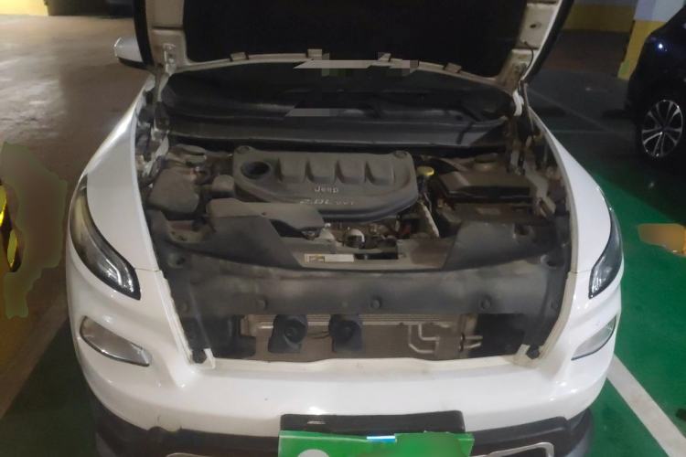 Used Jeep Cherokee 2017 2.0L Superior Edition Engine Bay